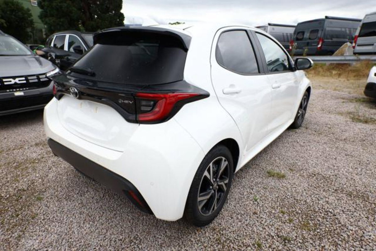 Toyota Yaris 1.5 Hybrid 5 porte Trend (3)