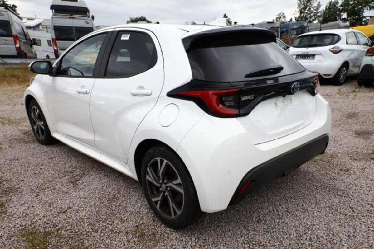 Toyota Yaris 1.5 Hybrid 5 porte Trend (4)