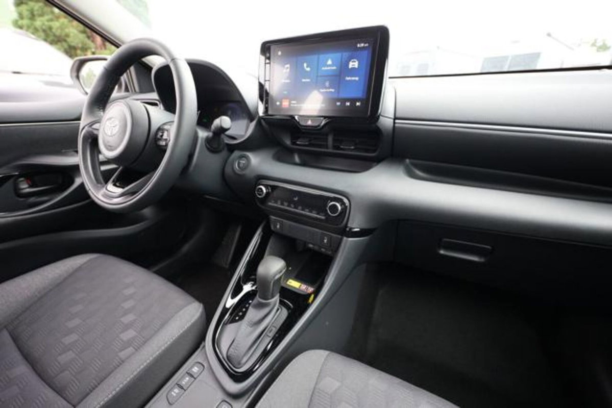 Toyota Yaris 1.5 Hybrid 5 porte Trend (8)