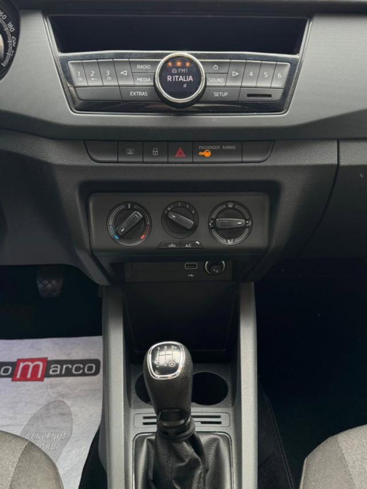Skoda Fabia 1.0 MPI 60 CV Business (11)