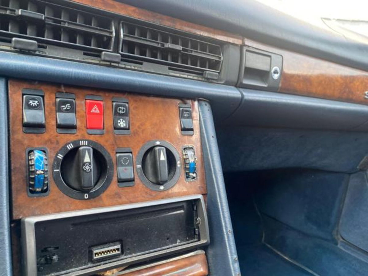 Mercedes-Benz 280 280 SE (11)