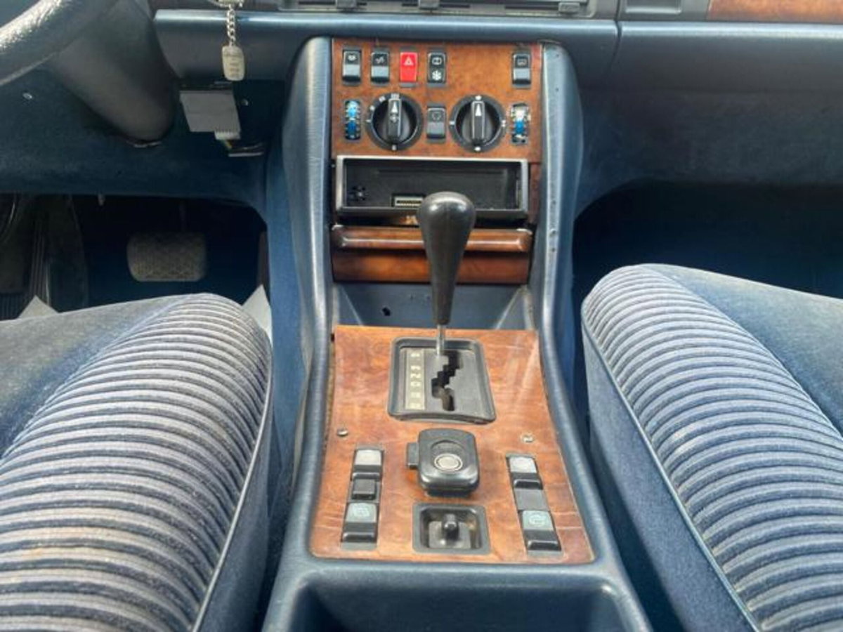 Mercedes-Benz 280 280 SE (12)