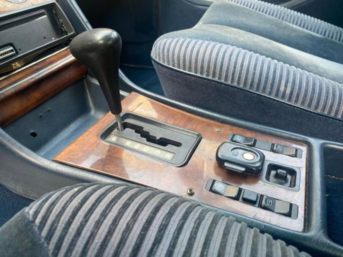 Mercedes-Benz 280 280 SE (13)