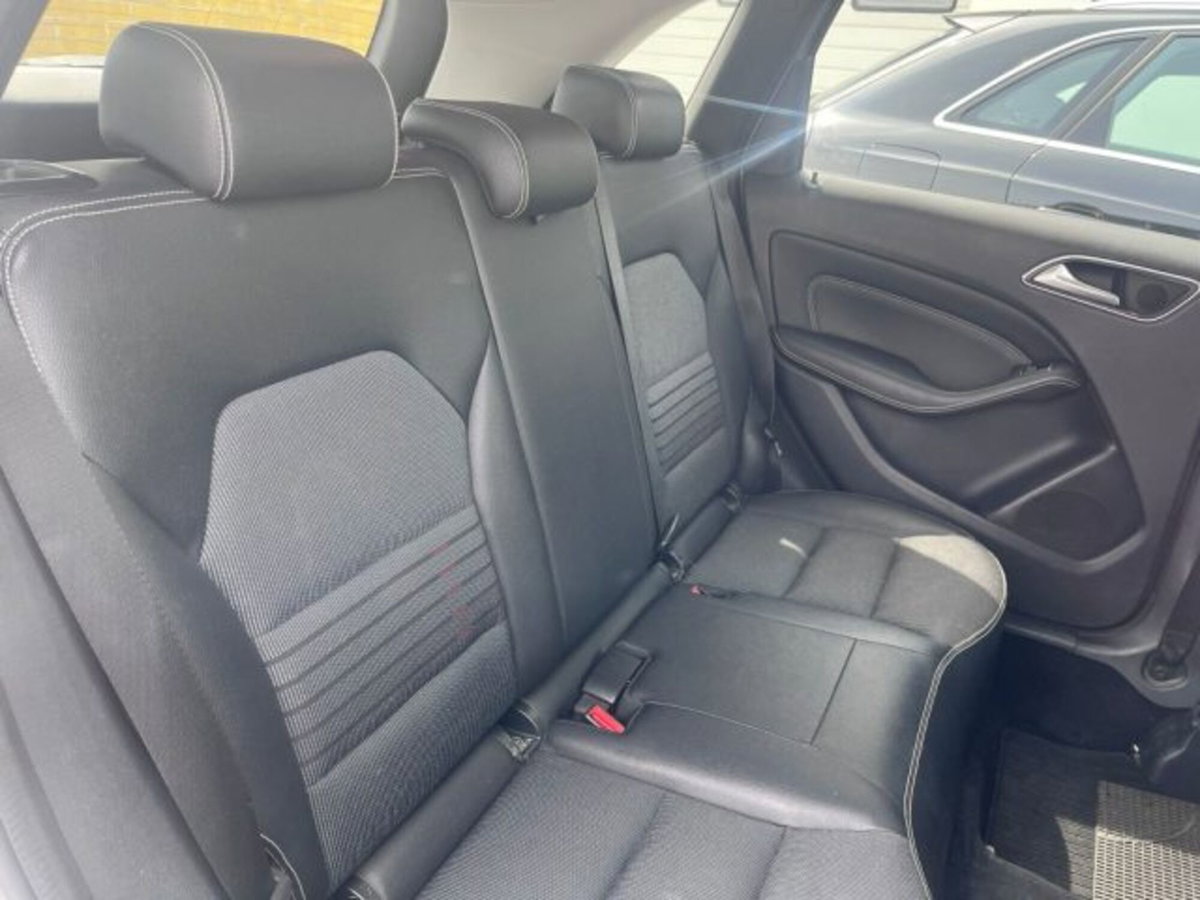 Mercedes-Benz Classe B 180 CDI Premium (10)