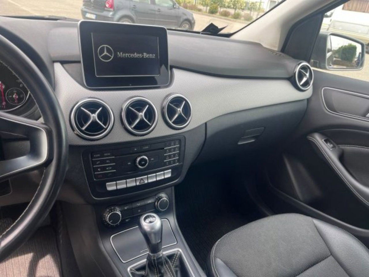 Mercedes-Benz Classe B 180 CDI Premium (8)
