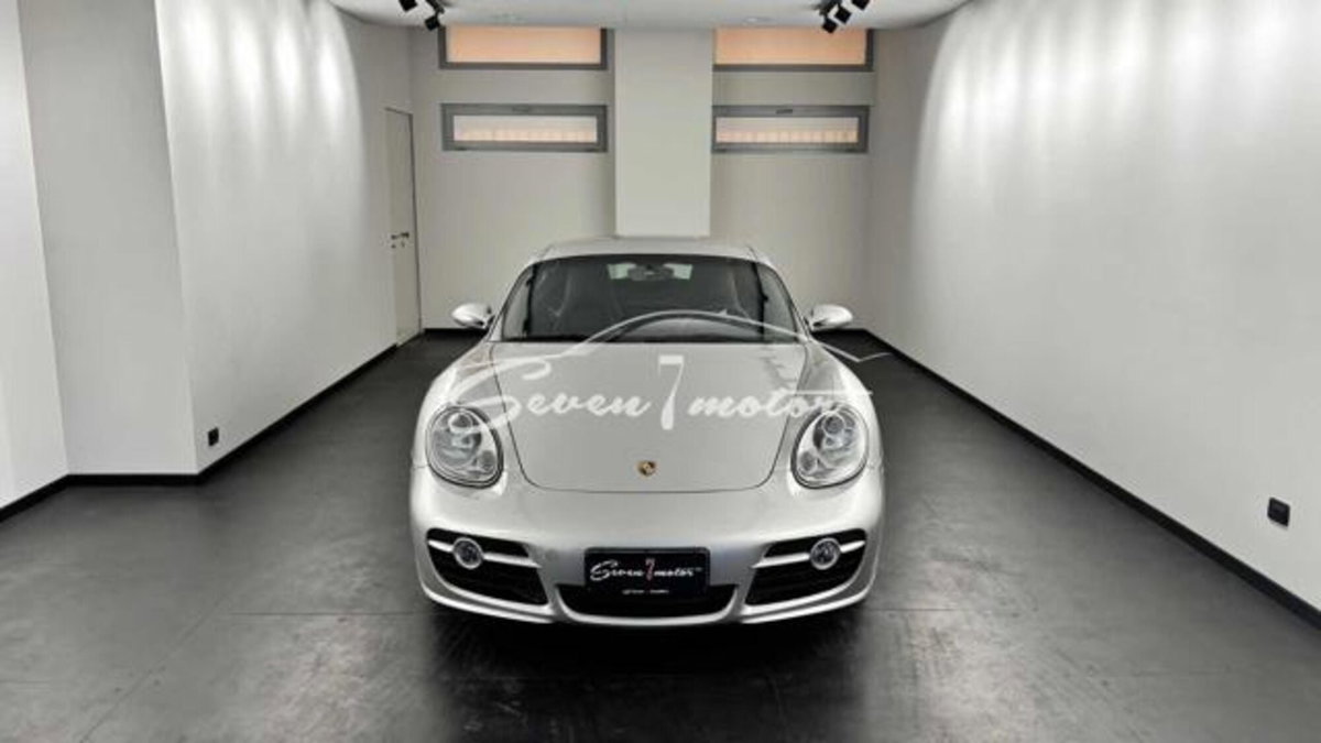 Porsche Cayman 2.7 (2)