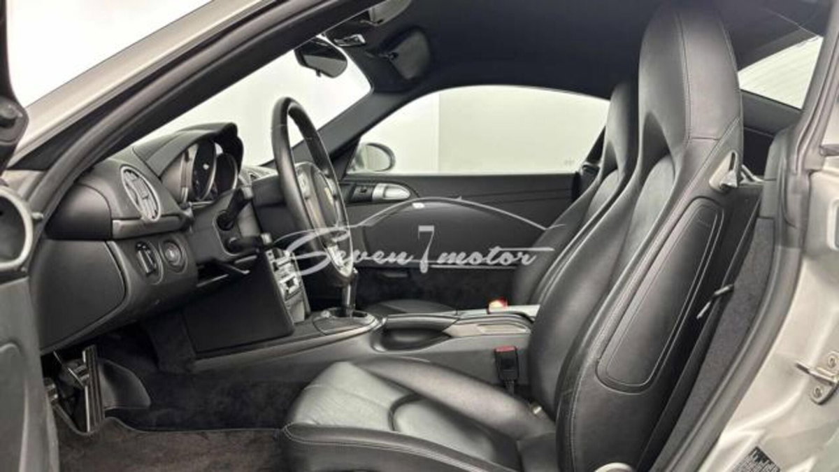 Porsche Cayman 2.7 (7)