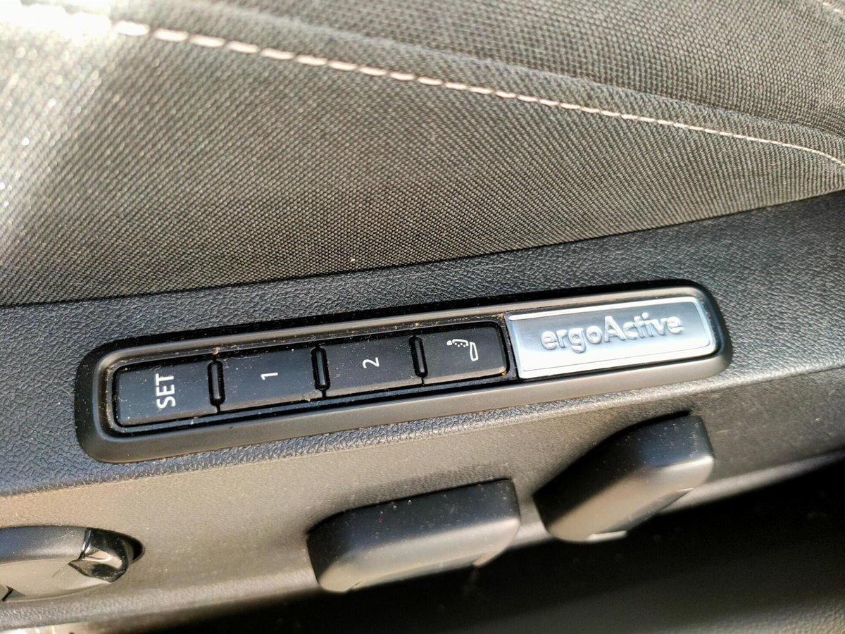 Volkswagen Golf Variant 1.5 TGI DSG Style (16)