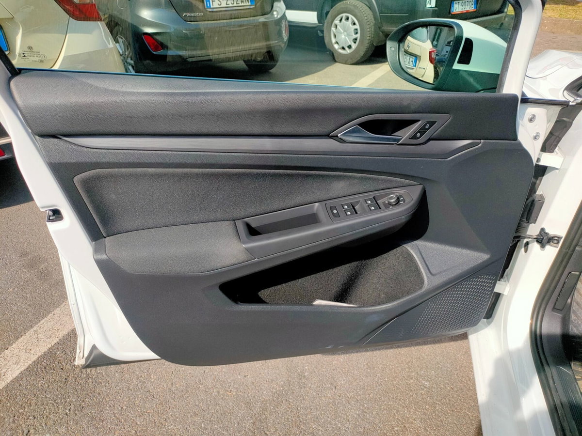 Volkswagen Golf Variant 1.5 TGI DSG Style (17)