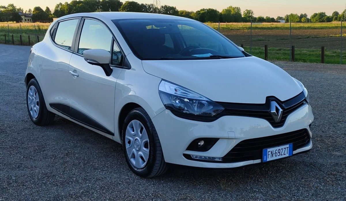 Renault Clio dCi 8V 75 CV Start&Stop 5 porte Energy Duel2 (7)