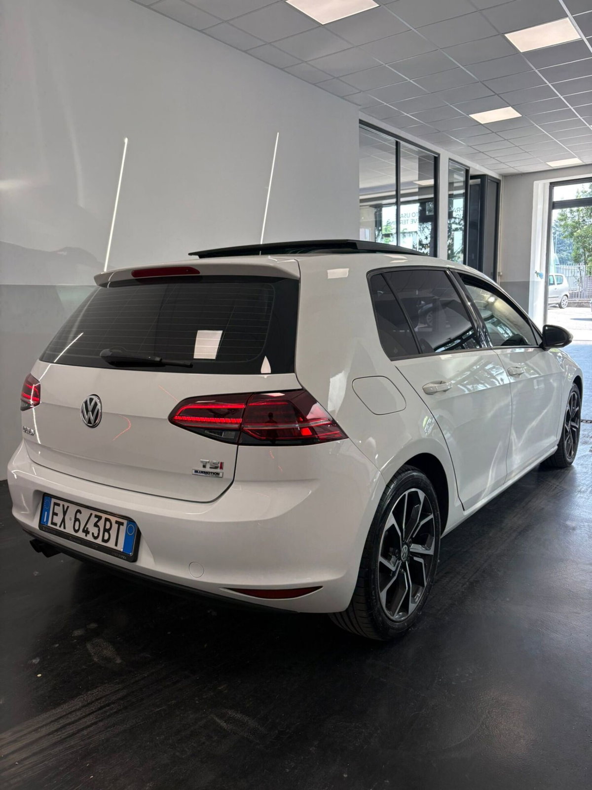 Volkswagen Golf 1.2 TSI 105 CV 3p. Comfortline BlueMotion Technology (2)