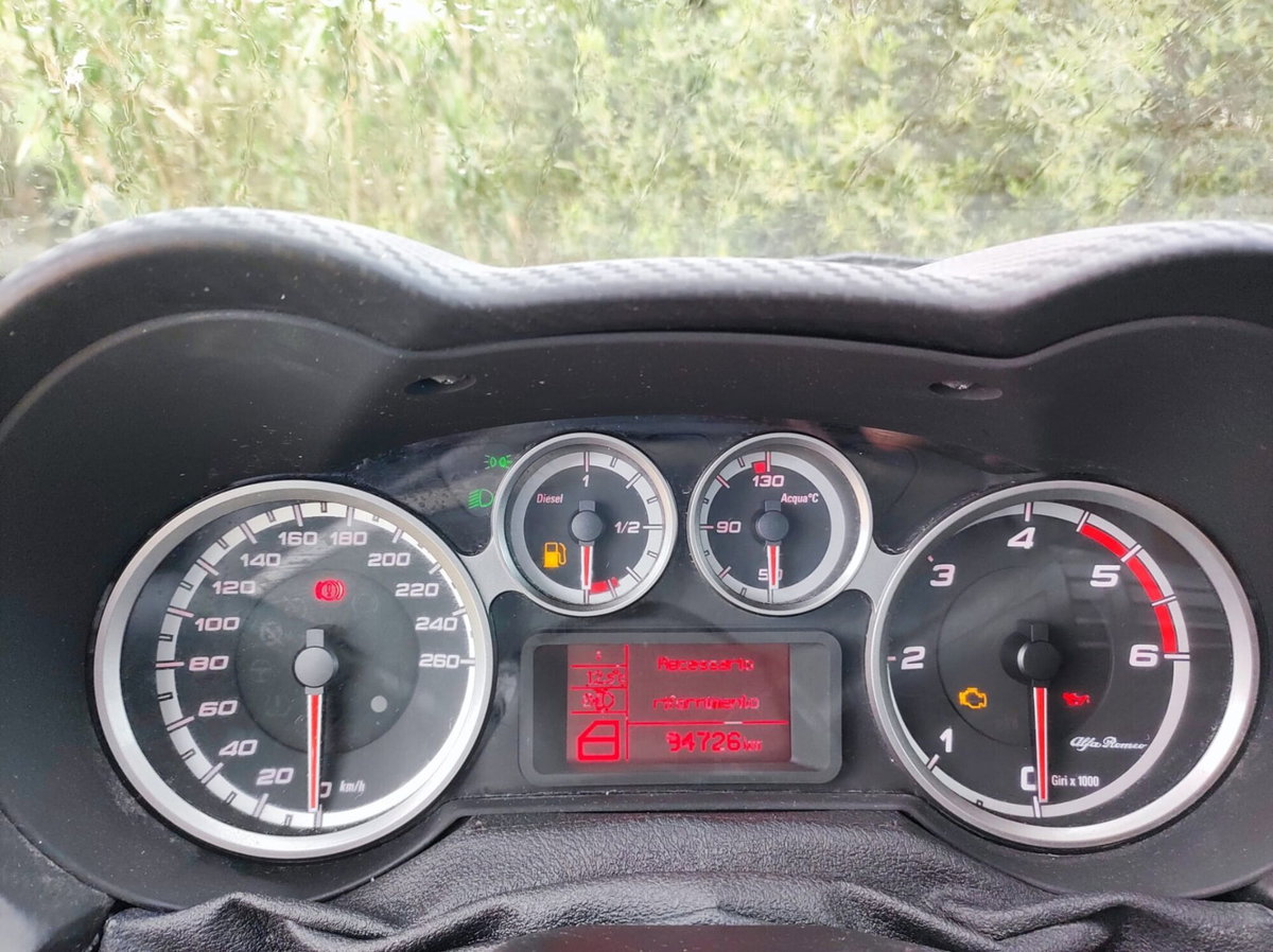 Alfa Romeo MiTo 1.3 JTDm-2 95 CV S&S Distinctive (12)