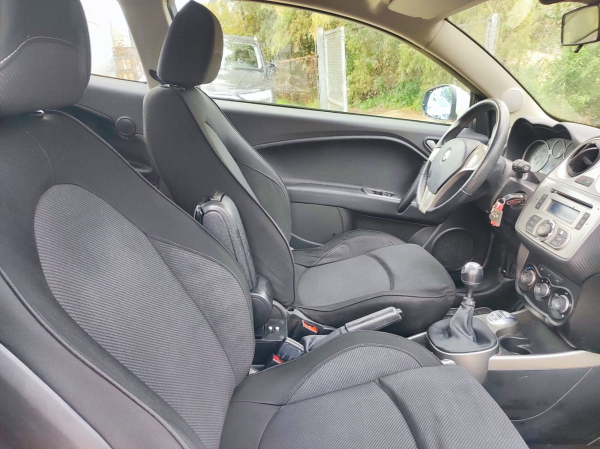 Alfa Romeo MiTo 1.3 JTDm-2 95 CV S&S Distinctive (14)