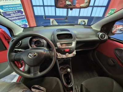 Toyota Aygo 1.0 12V VVT-i 5 porte Griffe (12)