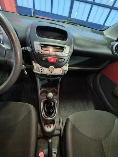 Toyota Aygo 1.0 12V VVT-i 5 porte Griffe (13)