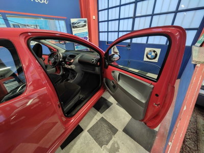 Toyota Aygo 1.0 12V VVT-i 5 porte Griffe (15)