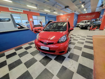Toyota Aygo 1.0 12V VVT-i 5 porte Griffe (2)