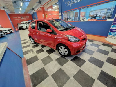 Toyota Aygo 1.0 12V VVT-i 5 porte Griffe (4)