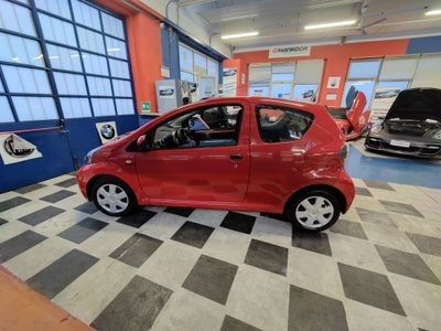 Toyota Aygo 1.0 12V VVT-i 5 porte Griffe (9)