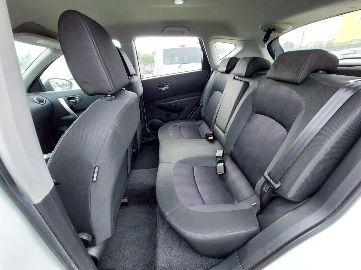 Nissan Qashqai 2.0 dCi DPF Tekna (19)