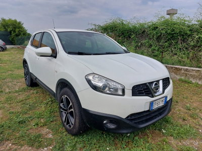 Nissan Qashqai 2.0 dCi DPF Tekna (2)
