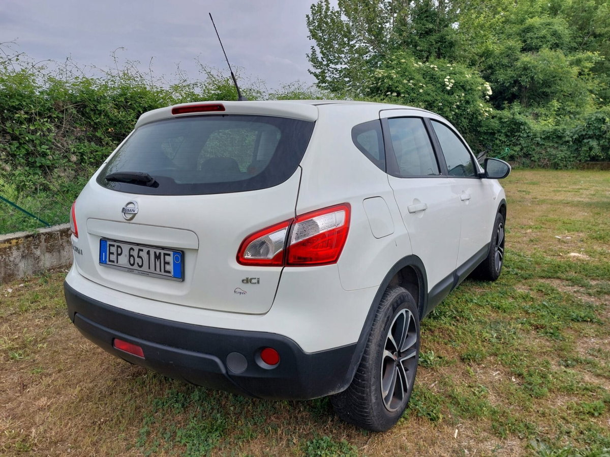 Nissan Qashqai 2.0 dCi DPF Tekna (4)