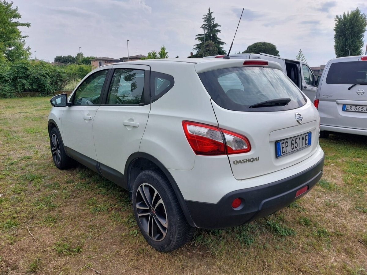 Nissan Qashqai 2.0 dCi DPF Tekna (5)