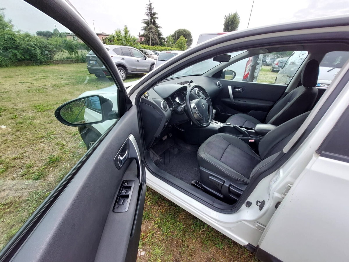 Nissan Qashqai 2.0 dCi DPF Tekna (8)
