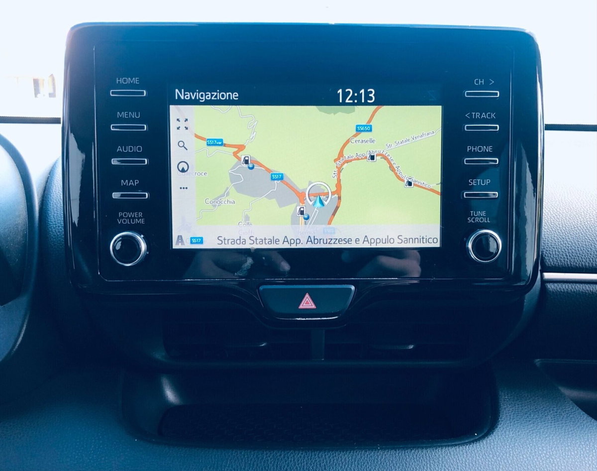 Toyota Yaris 1.5 Hybrid 5 porte Energy (16)
