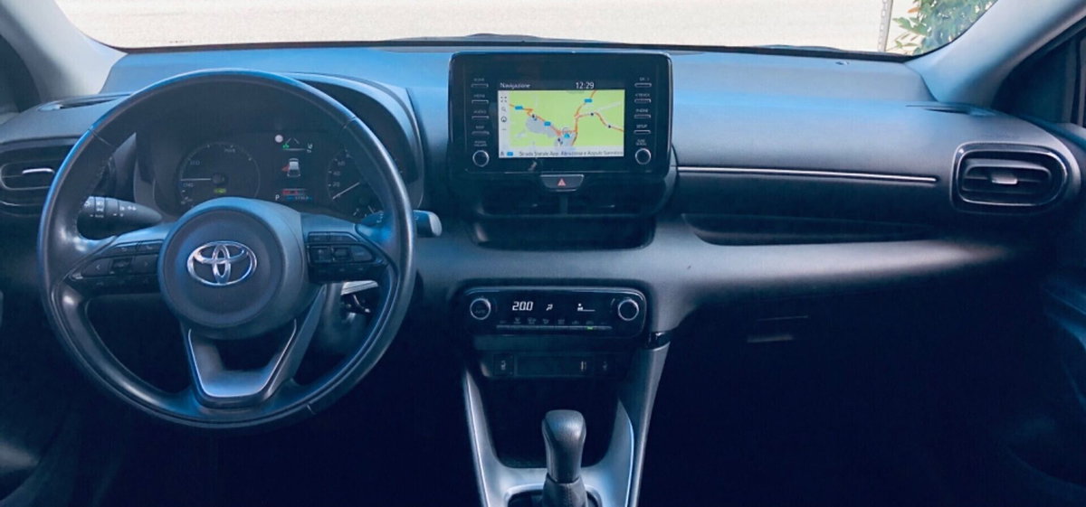 Toyota Yaris 1.5 Hybrid 5 porte Energy (7)
