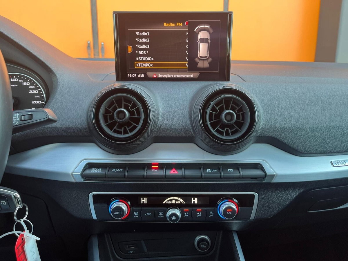 Audi Q2 Q2 30 TDI Business (14)