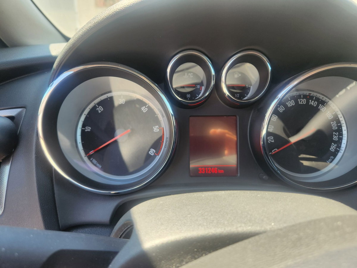 Opel Astra Station Wagon 1.7 CDTI 110CV Sports Cosmo (8)