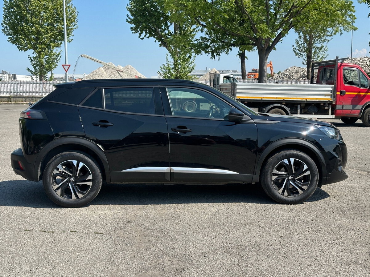 Peugeot 2008 PureTech 130 S&S EAT8 Allure Pack (4)