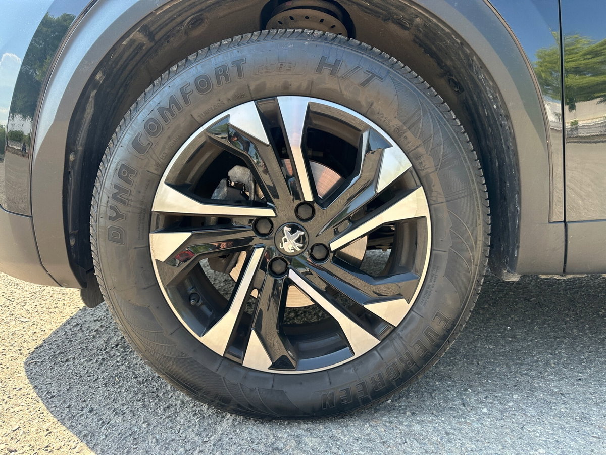 Peugeot 2008 PureTech 130 S&S EAT8 Allure Pack (9)