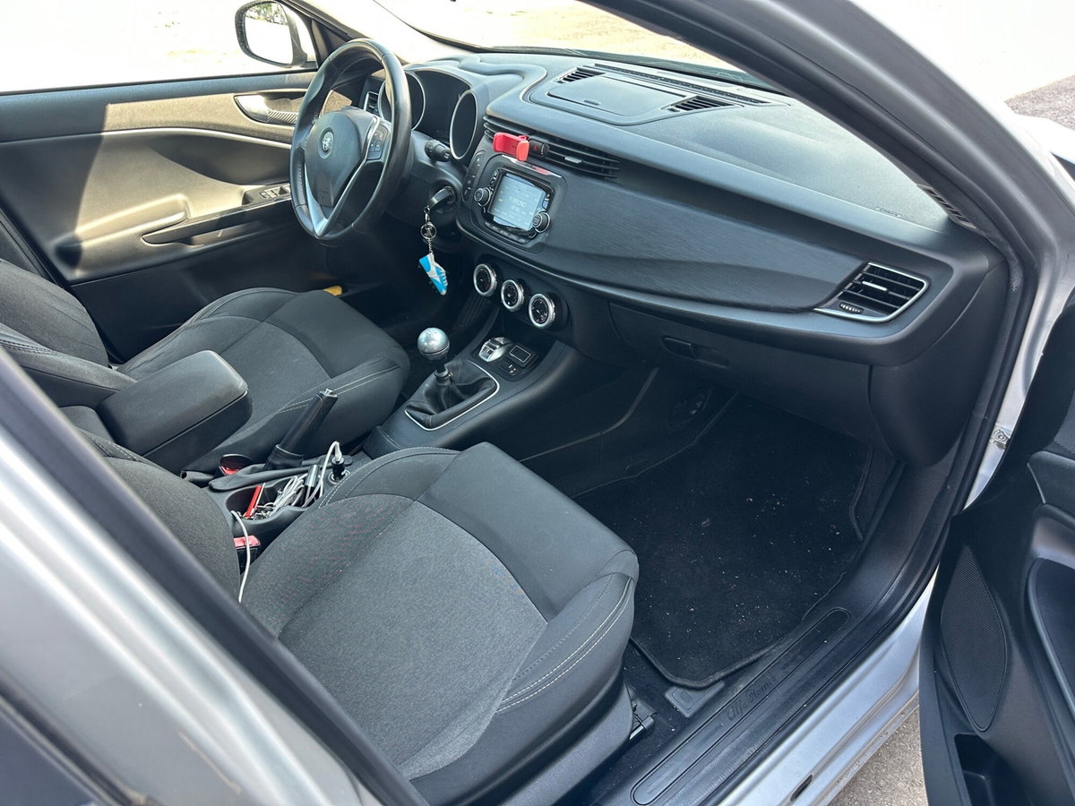 Alfa Romeo Giulietta 1.6 JTDm Ti 120cv (11)