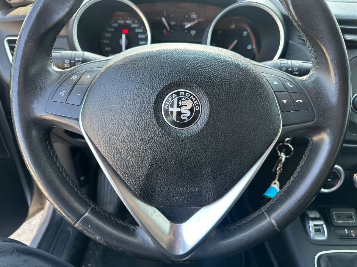Alfa Romeo Giulietta 1.6 JTDm Ti 120cv (14)