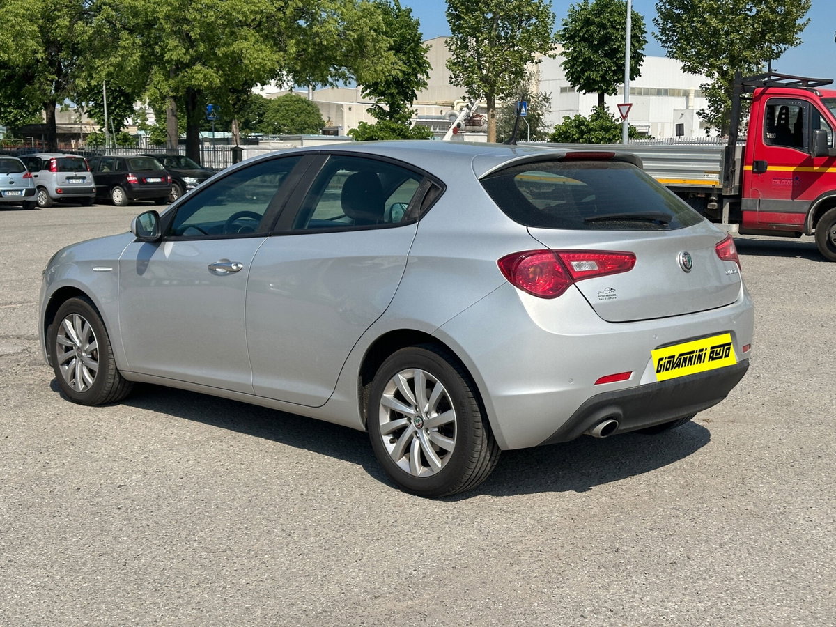 Alfa Romeo Giulietta 1.6 JTDm Ti 120cv (7)