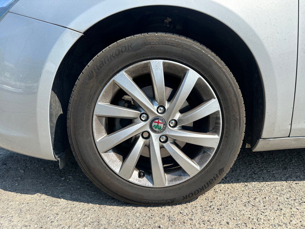 Alfa Romeo Giulietta 1.6 JTDm Ti 120cv (9)