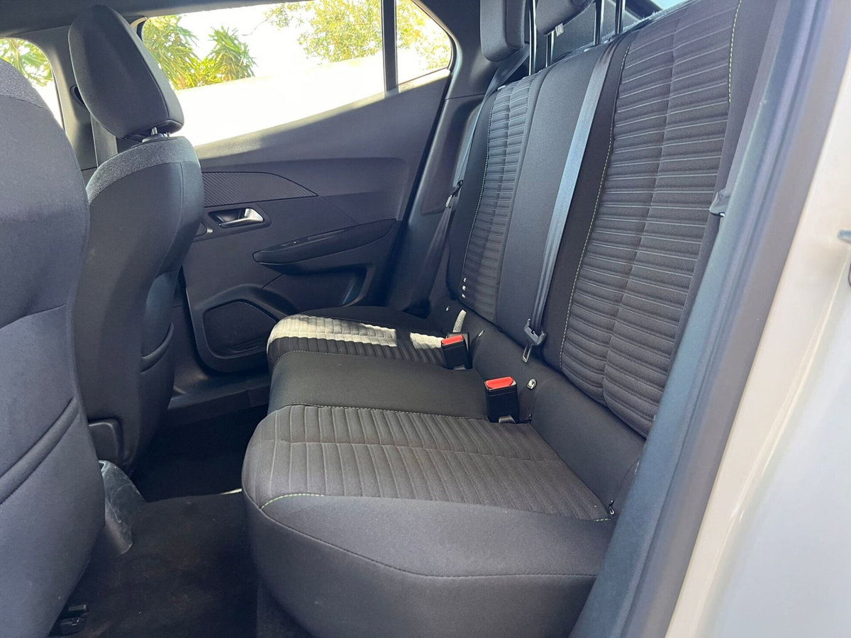 Peugeot 2008 1.2 puretech Active s&s 100cv (14)
