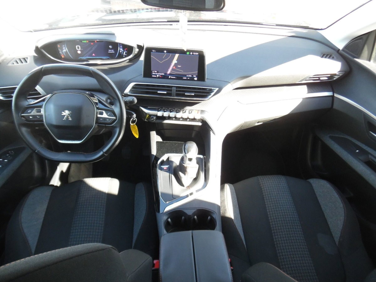 Peugeot 3008 BlueHDi 120 S&S Business (11)