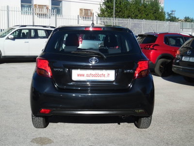 Toyota Yaris 1.0 5 porte Active (6)