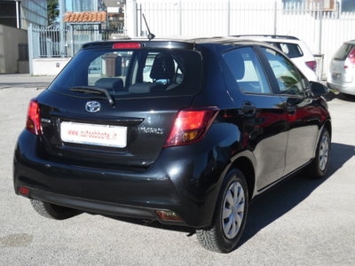 Toyota Yaris 1.0 5 porte Active (7)