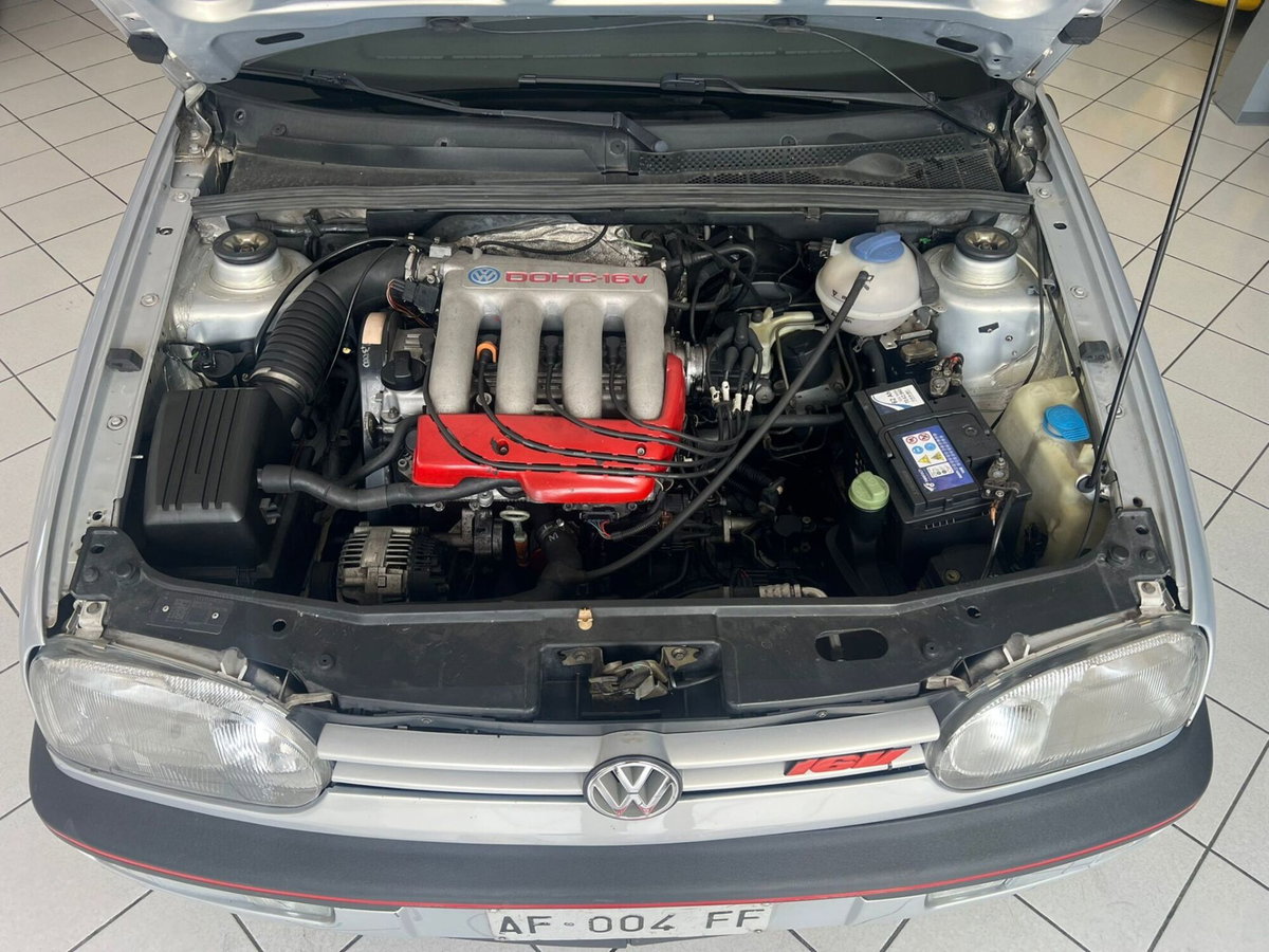 Volkswagen Golf 2.0 16V cat 5p GTI 20 Years Edition (14)