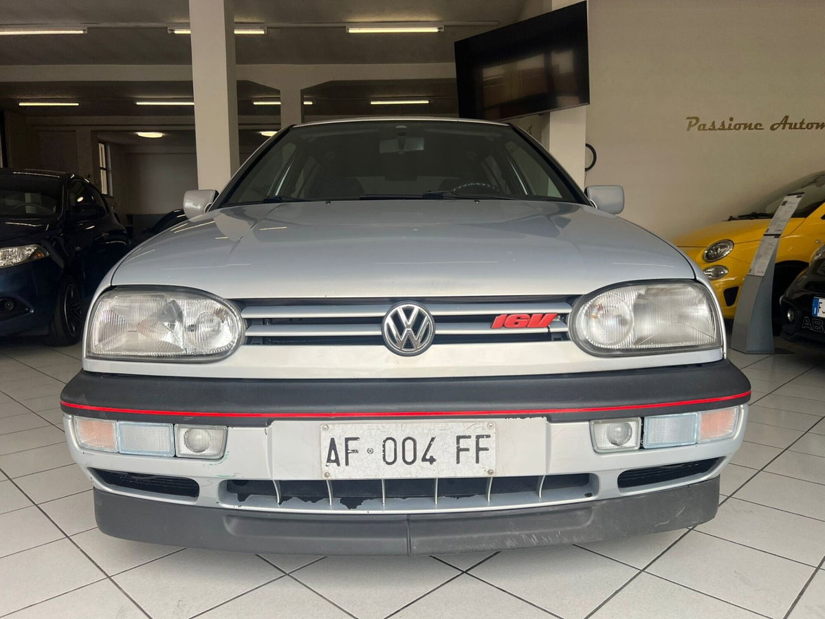 Volkswagen Golf 2.0 16V cat 5p GTI 20 Years Edition (2)