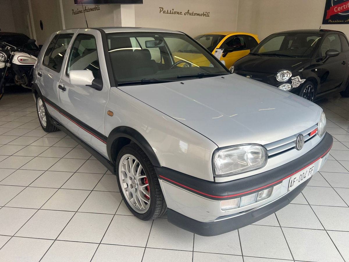 Volkswagen Golf 2.0 16V cat 5p GTI 20 Years Edition (3)