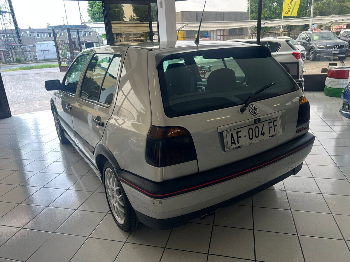Volkswagen Golf 2.0 16V cat 5p GTI 20 Years Edition (6)