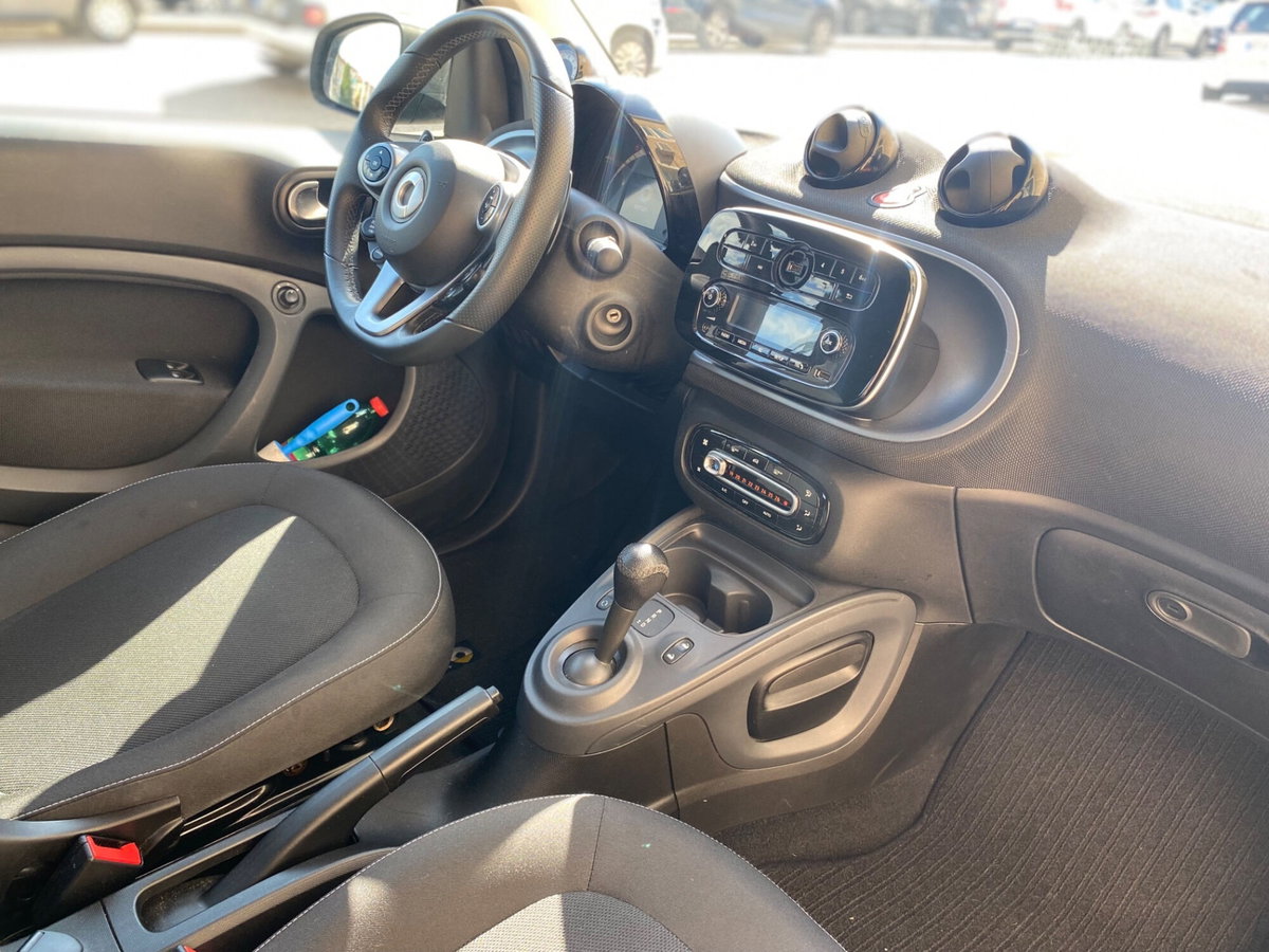 smart Fortwo Cabrio 70 1.0 twin. cabrio BRABUS Style (11)