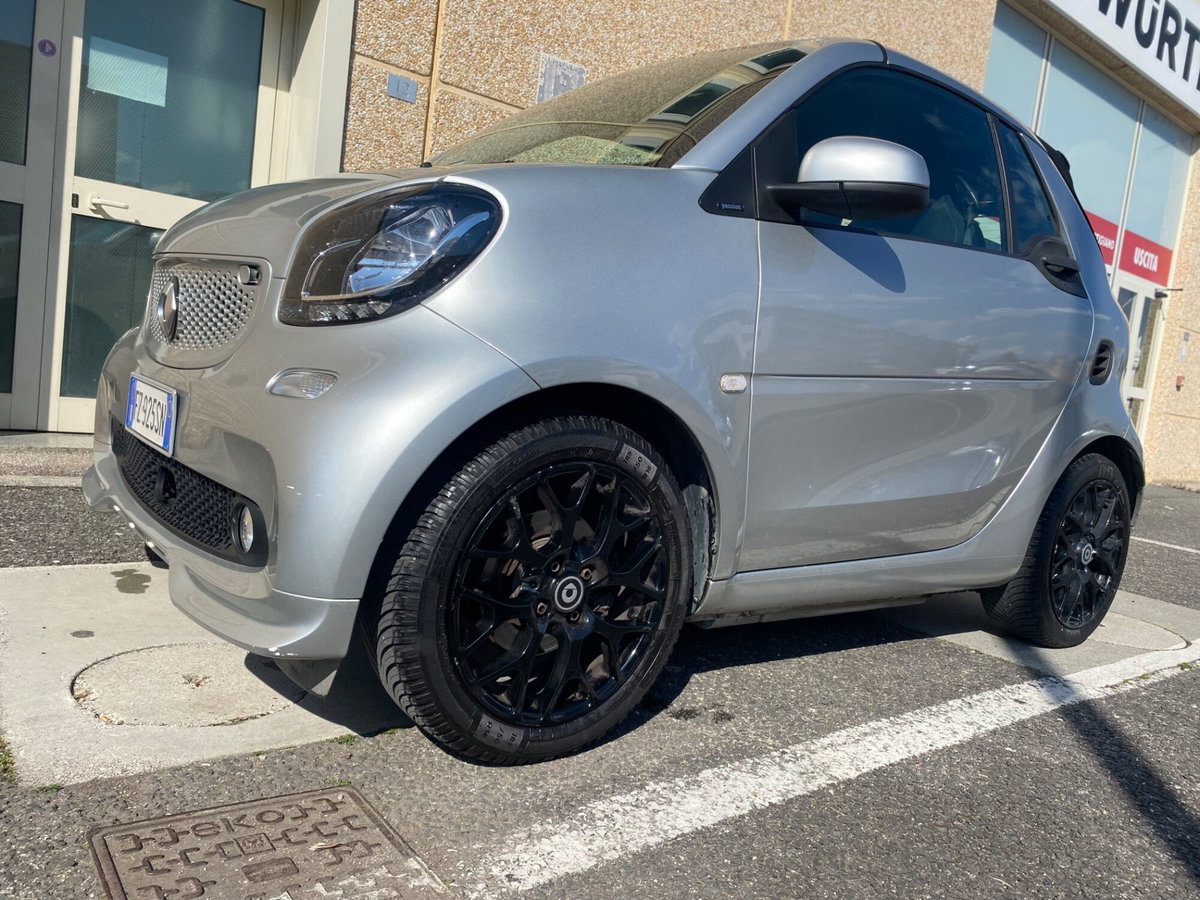 smart Fortwo Cabrio 70 1.0 twin. cabrio BRABUS Style (6)