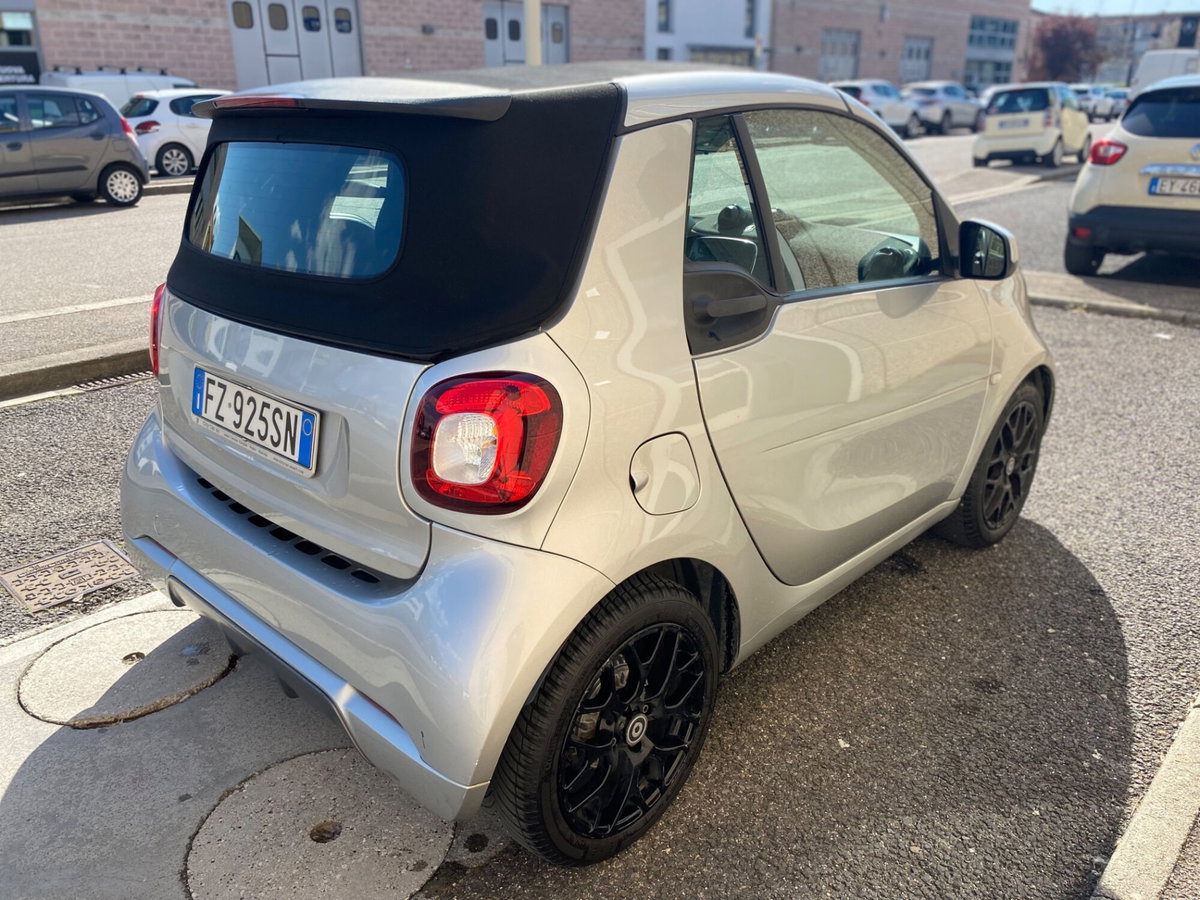 smart Fortwo Cabrio 70 1.0 twin. cabrio BRABUS Style (7)