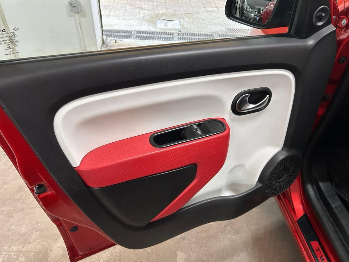 Renault Twingo 1.0 SCe Wave (10)